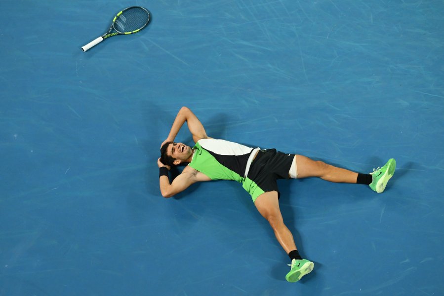 Карлос Алкарас обърна Новак Джокович и спечели първа титла от1