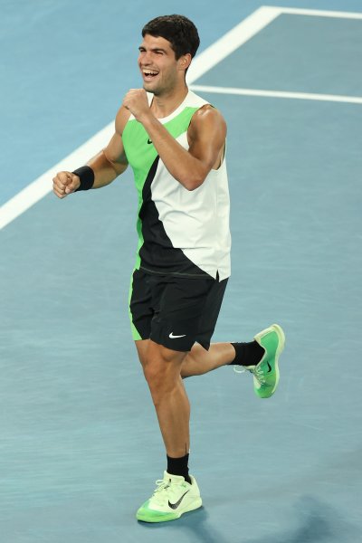 Карлос Алкарас обърна Новак Джокович и спечели първа титла от1