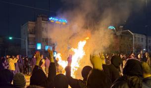 Иран задържа четирима чужди граждани за "участие в бунтове"