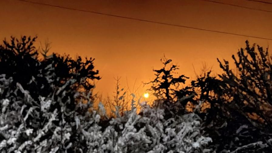 Военно учение освети нощното небе над Казанлък