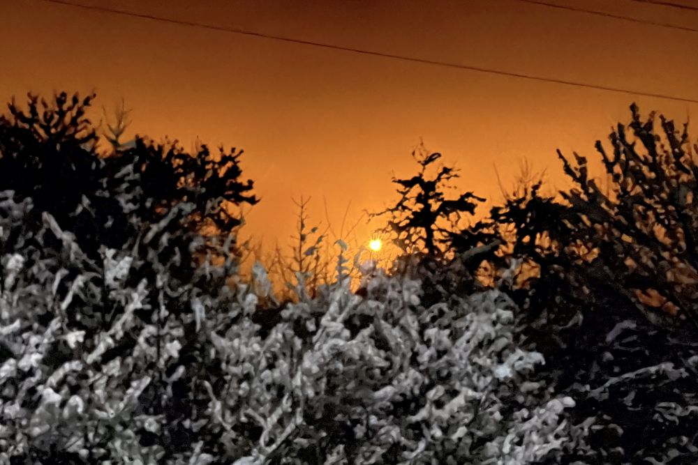 Военно учение освети нощното небе над Казанлък