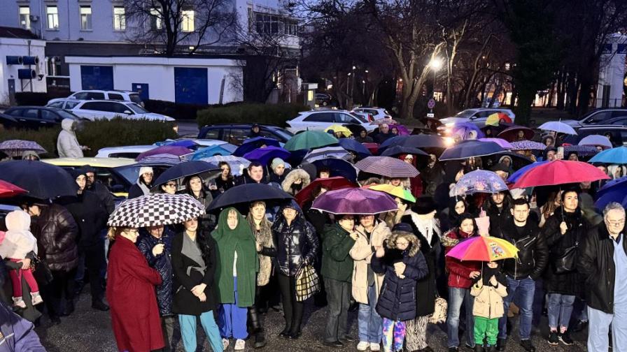 Протести срещу закриването на детската хирургия на „Св. Анна“ във Варна и София