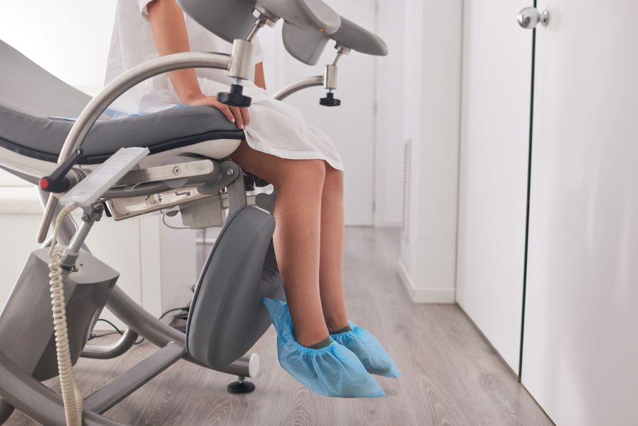 Проверки на гинекологичен кабинет и в Бургас за изтекли видеозаписи