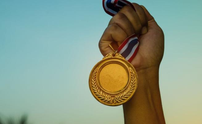 Зимни олимпийски медали 2026: Най-скъпите отличия в историята заради рекордни цени на злато и сребро