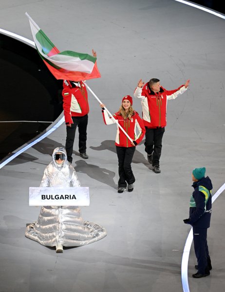 Българската делегация по време на церемонията на откриването на Зимните1