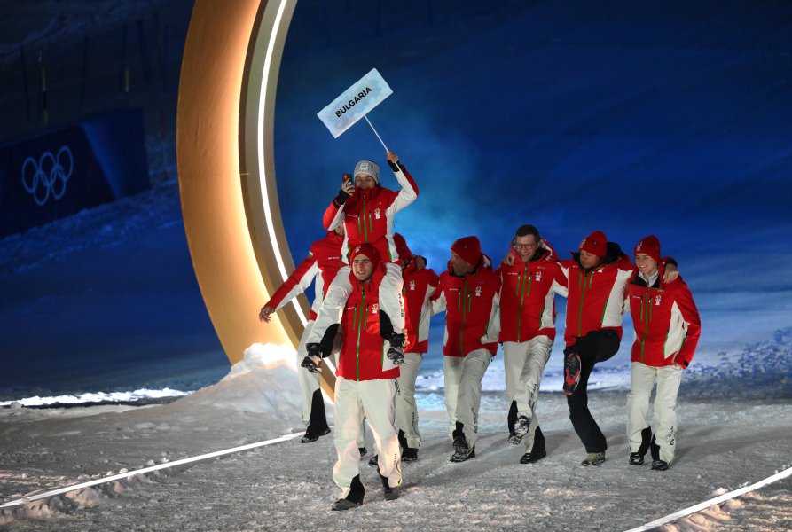 Българската делегация по време на церемонията на откриването на Зимните1