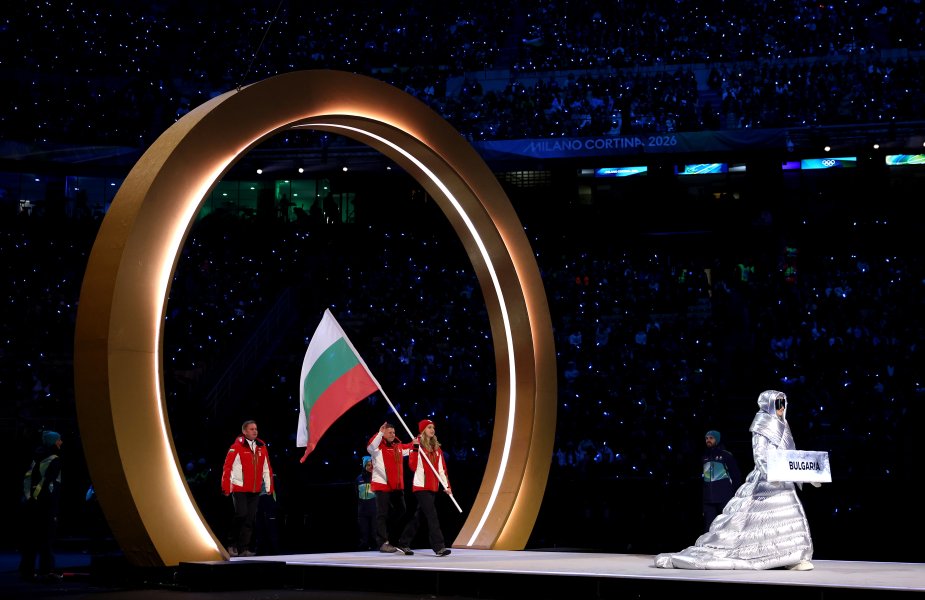 Българската делегация по време на церемонията на откриването на Зимните1