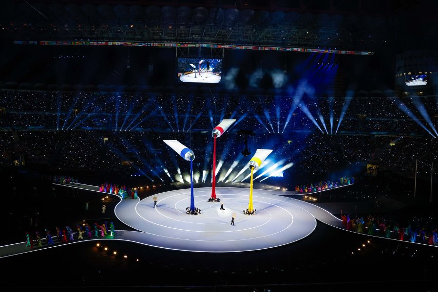Церемонията по откриване на Зимните олимпийски игри в Милано Кортина1