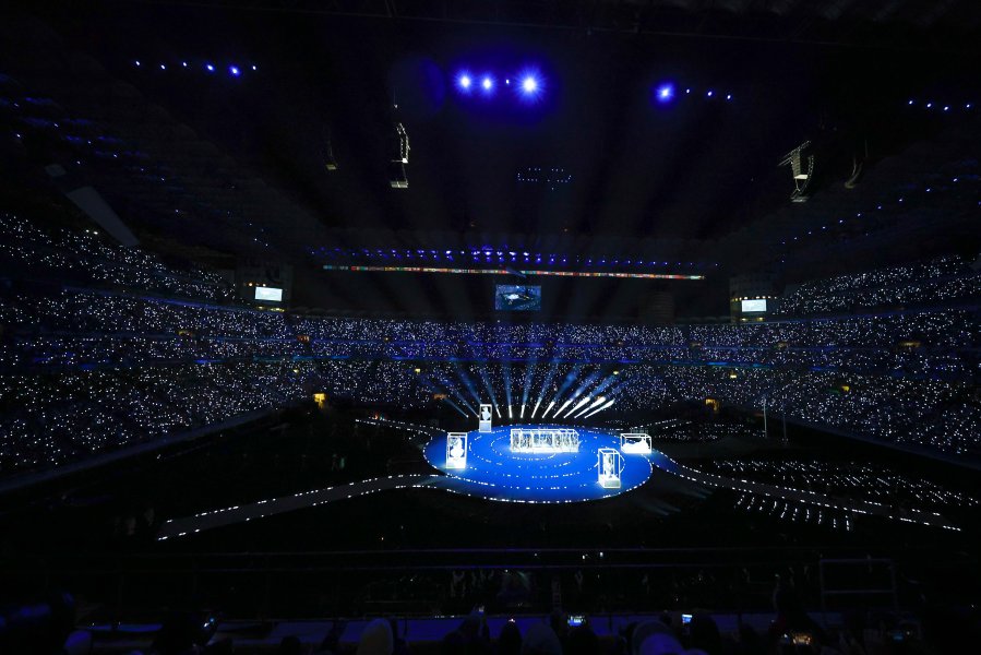 Церемонията по откриване на Зимните олимпийски игри в Милано Кортина1