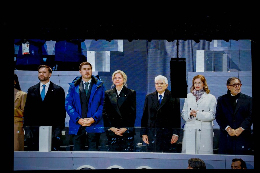 Церемонията по откриване на Зимните олимпийски игри в Милано Кортина1