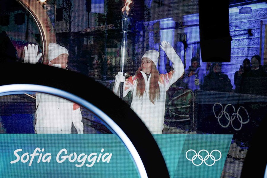 Церемонията по откриване на Зимните олимпийски игри в Милано Кортина1