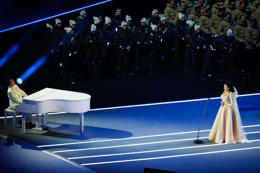 Церемонията по откриване на Зимните олимпийски игри в Милано Кортина1