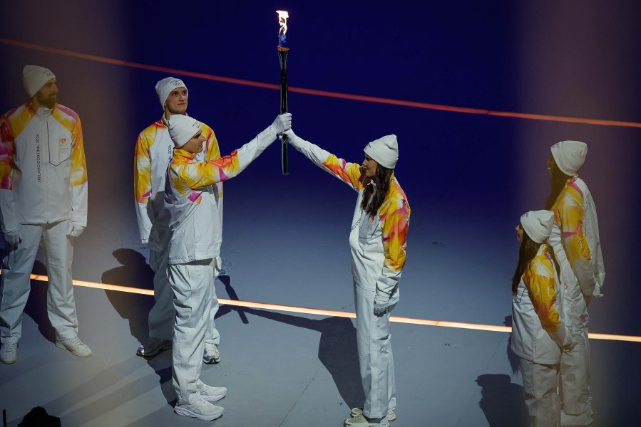 Церемонията по откриване на Зимните олимпийски игри в Милано Кортина1