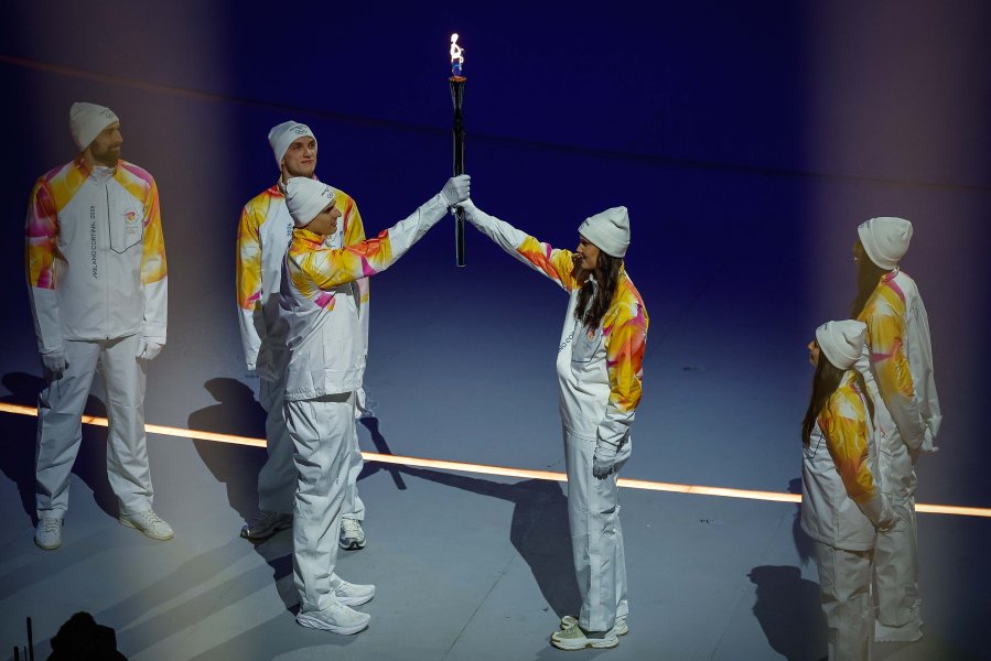 Церемонията по откриване на Зимните олимпийски игри в Милано Кортина1