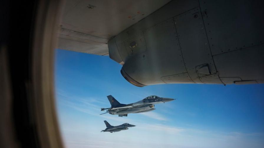 <p>Военни самолети на НАТО блокираха въздушното пространство над Полша</p>