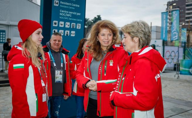 Илияна Йотова се срещна с Весела Лечева и Александра Фейгин в олимпийското село в Милано