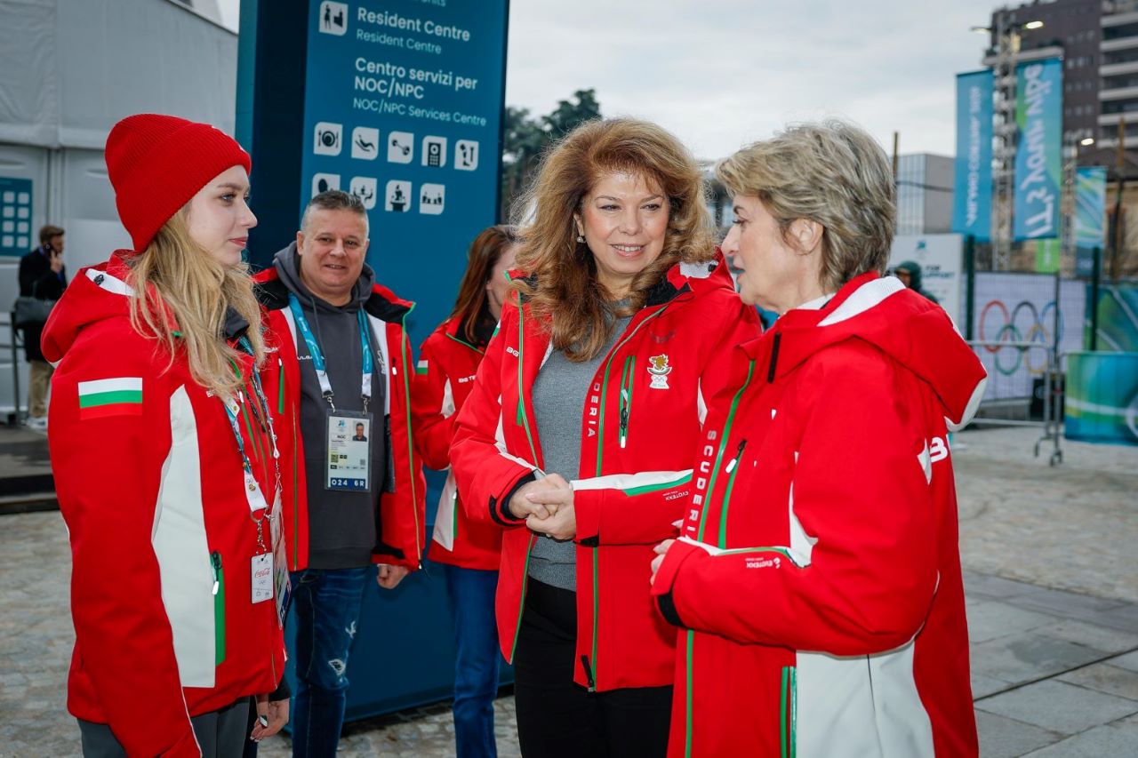 Илияна Йотова се срещна с Весела Лечева и Александра Фейгин в олимпийското село в Милано