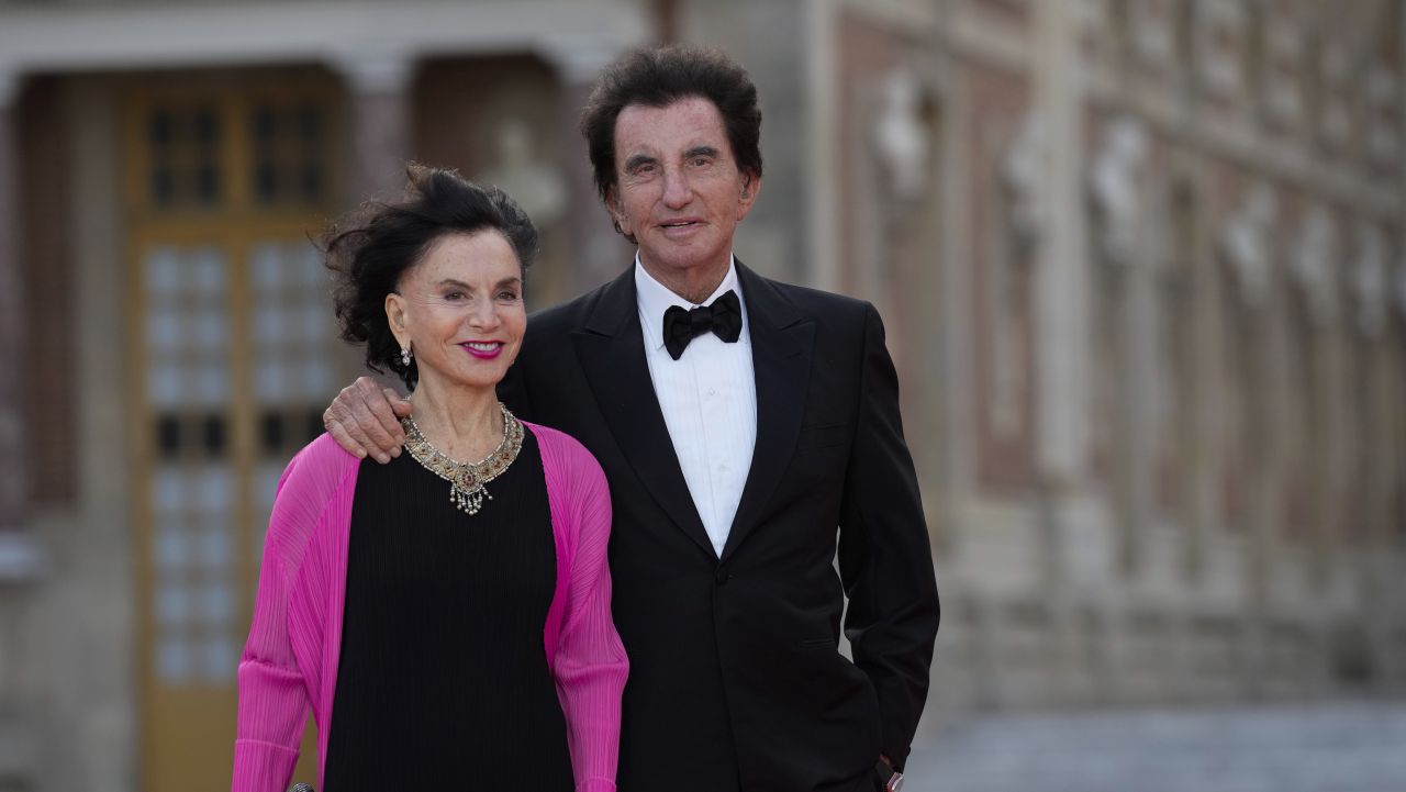 Френската прокуратура разследва бивш министър за връзка с „Епстийн“