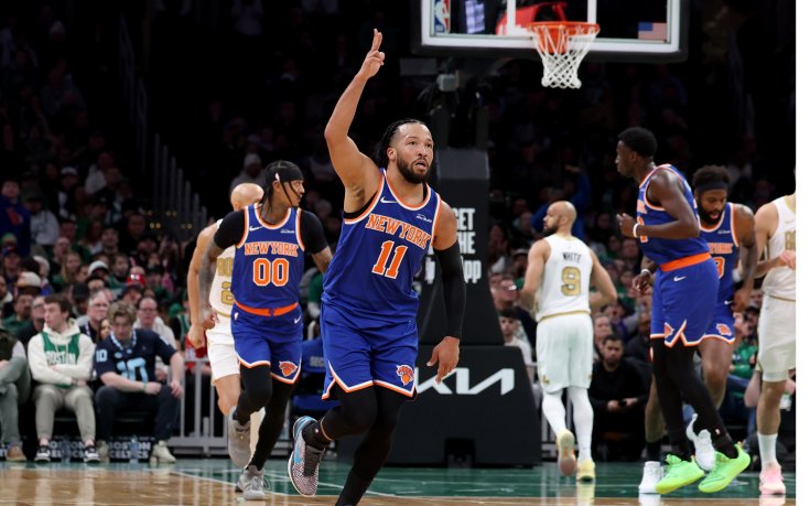Ню Йорк Никс победи и изпревари Бостън в битка от върха след шоу от Джейлън Брънсън