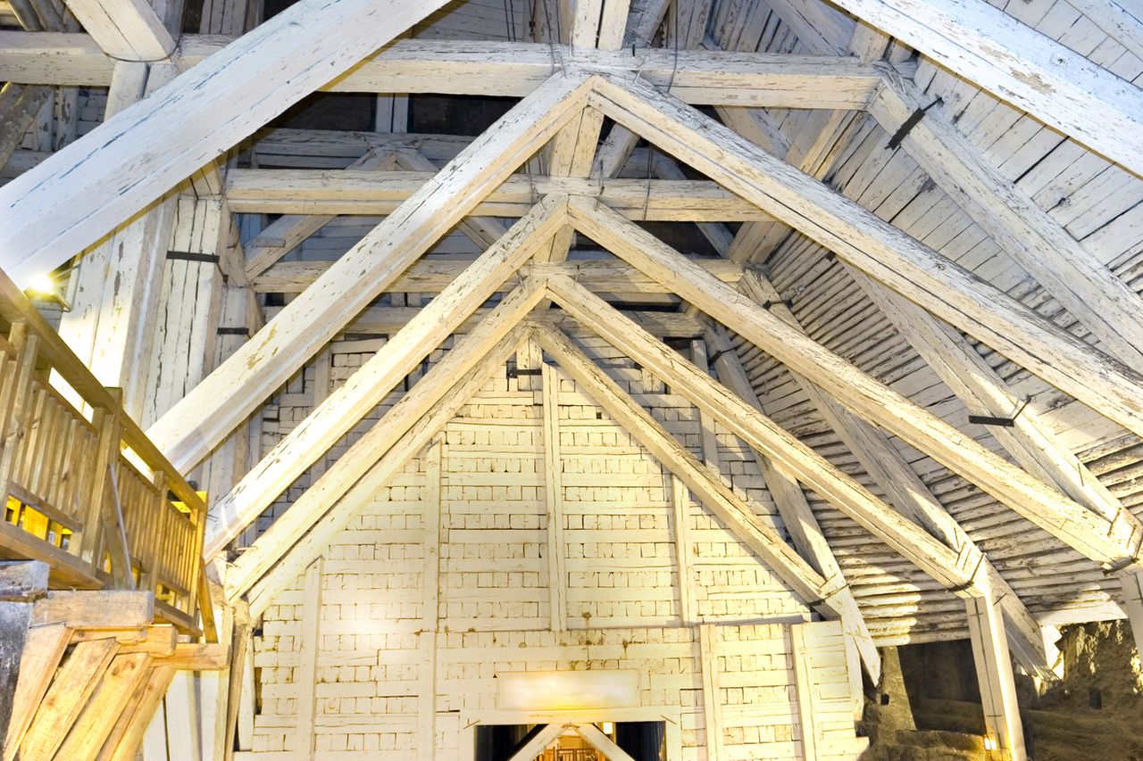 <p>Разходка в &bdquo;Солния град&ldquo; &ndash; мината Величка, която крие катедрали под земята</p>