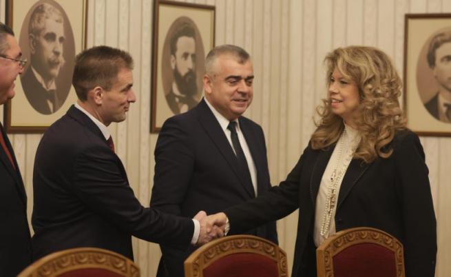 АПС на консултации при президента, искат Андрей Гюров за служебен премиер