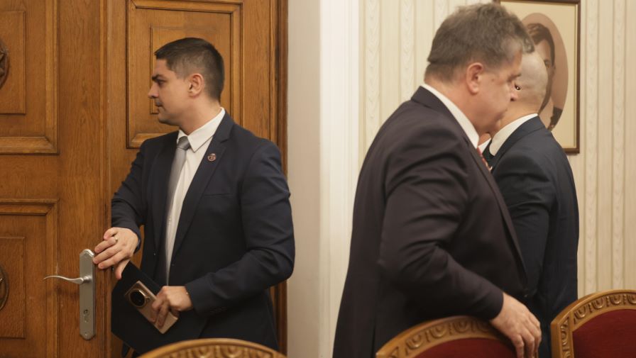 <p>МЕЧ отиде при президента, но отказа да проведе консултации</p>