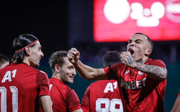 Халфът на ЦСКА Макс Ебонг: Беше лудо да празнувам с феновете