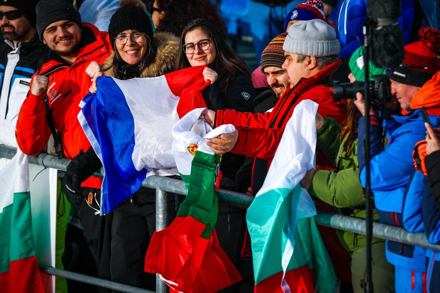 Награждаване на Лора Христова след бронзовото отличие на Зимните олимпийски1