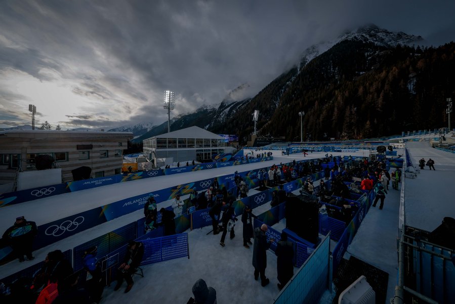 Награждаване на Лора Христова след бронзовото отличие на Зимните олимпийски1