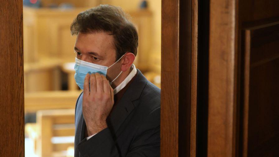 Съдът отложи разпоредителното заседание по делото срещу Никола Барбутов