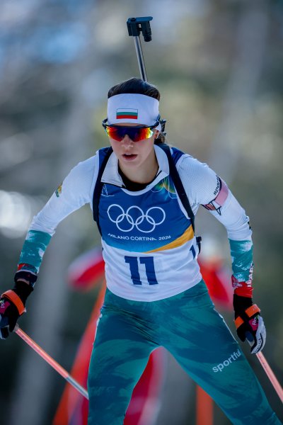 Преследване на 12 5 км в биатлона за жени с1