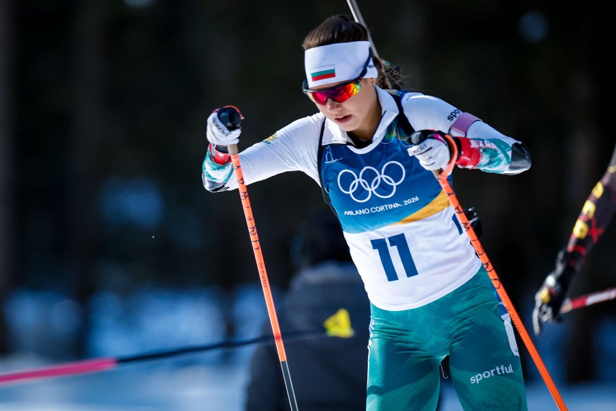 Преследване на 12 5 км в биатлона за жени с1