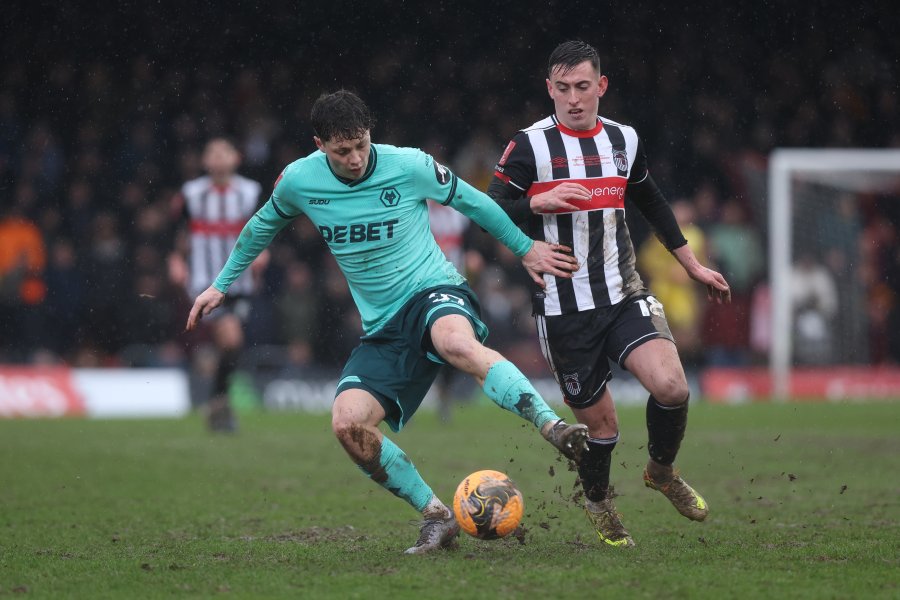 Гримсби Таун Уулвърхeмптън Уондърърс1