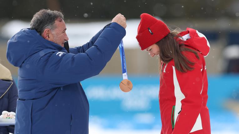 Снежната принцеса от Троян: Лора Христова, която омагьоса Милано-Кортина 2026