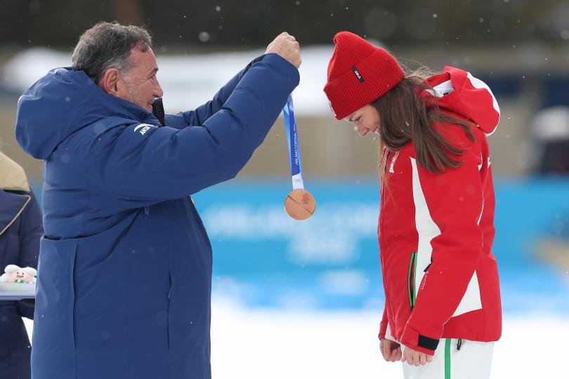 Снежната принцеса от Троян: Лора Христова, която омагьоса Милано-Кортина 2026 - снимка 4