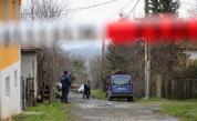Полиция отцепи района около дома на Ивайло Калушев, на място е криминалистична лаборатория