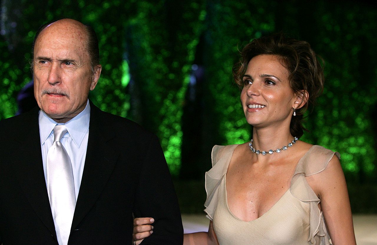 <p>Легендарният актьор Робърт Дювал почина в понеделник на 95-годишна възраст. Той беше известен с участието си в редица високо оценени от критиката проекти през холивудската си кариера, включително шедьоврите &bdquo;Кръстникът&ldquo; и &bdquo;Апокалипсис сега&ldquo;.</p>