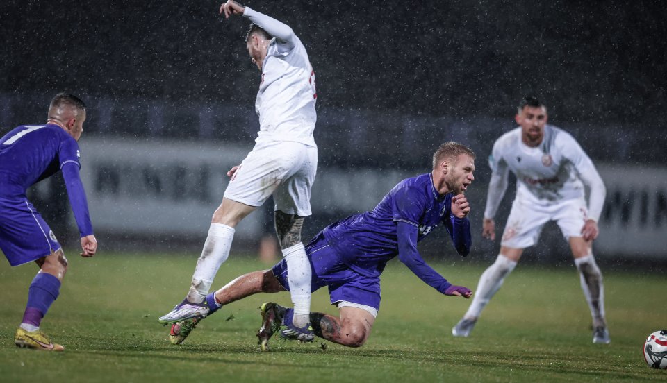 Етър Фратрия1