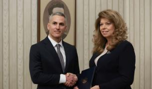 <p>Ключова среща на &bdquo;Дондуков&ldquo; 2: Президентът Йотова приема Андрей Гюров</p>