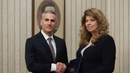 <p>Ключова среща на &bdquo;Дондуков&ldquo; 2: Президентът Йотова приема Андрей Гюров</p>