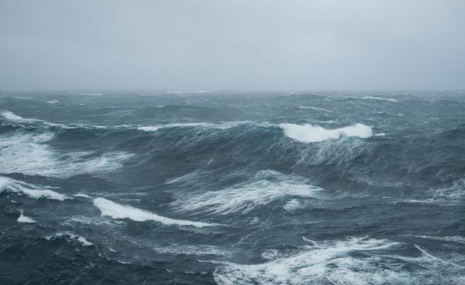 Намериха изчезналия риболовен кораб на дъното на морето