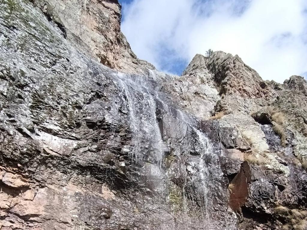 Водопад над село Безводно