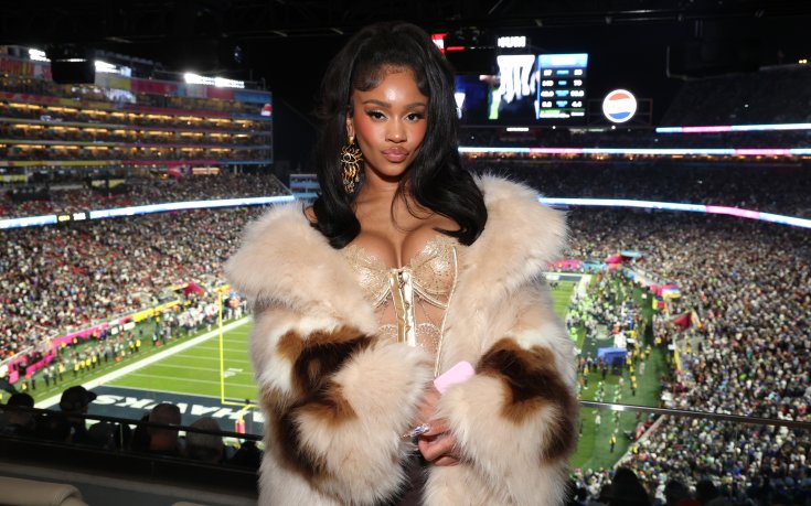 Джейдън Санчо официализира връзката си със секси рапърка