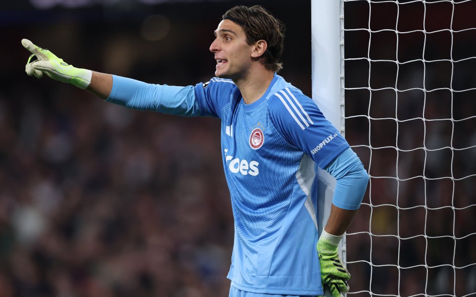 Рома си хареса вратаря на Олимпиакос за алтернатива на Свилар