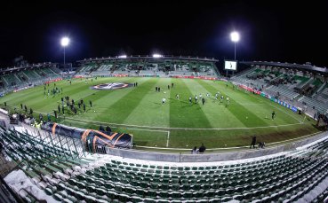 100 тона сняг! УЕФА похвали Лудогорец за битката с преспите