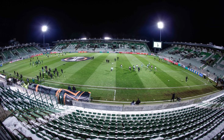 100 тона сняг! УЕФА похвали Лудогорец за битката с преспите