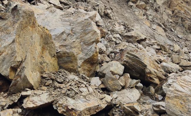 Свлачище затвори пътя София – Самоков