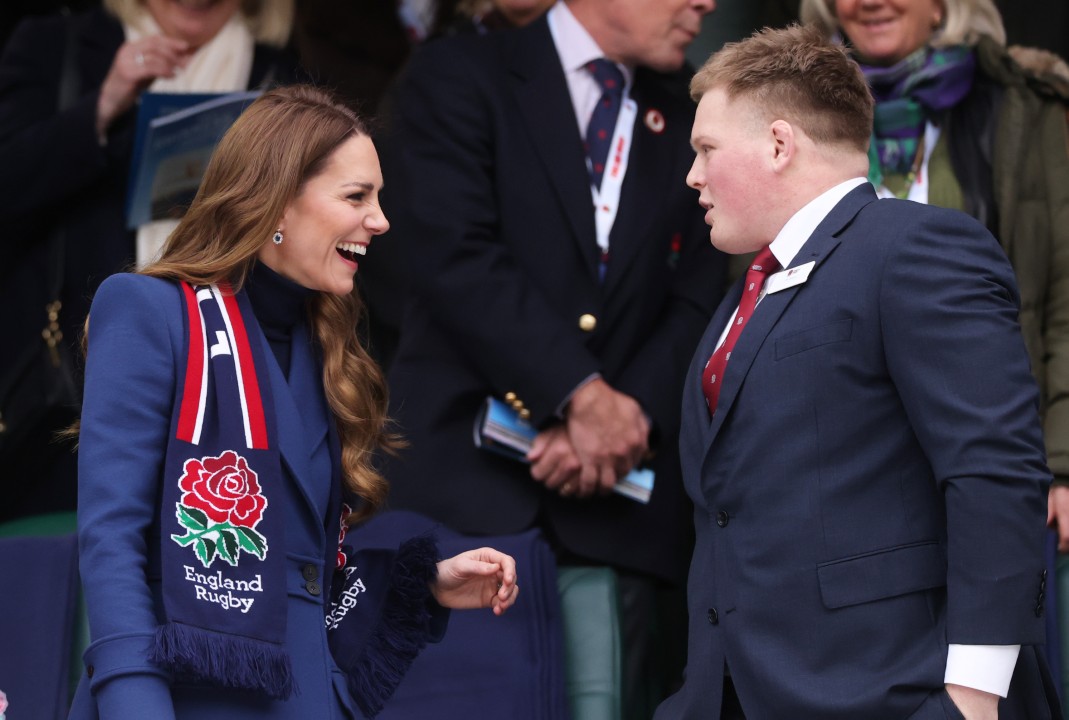 <p>Принцесата на Уелс направи самостоятелна поява на мача Англия &ndash; Ирландия от &bdquo;Шестте нации&ldquo; в Туикънъм, докато принц Уилям и децата отсъстваха, а визитата ѝ съвпадна с напрегнат момент за кралското семейство</p>