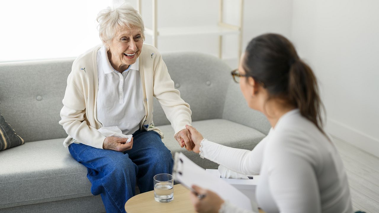 България старее по-бързо от средното за ЕС: Половината българи са над 47 г.