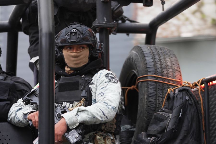 <p>Президентът на Мексико Клаудия Шейнбаум призова мексиканците да запазят спокойствие, след като при военна операция в неделя бе убит наркобаронът Немесио Осегера Сервантес, един от най-издирваните престъпници в страната, предаде Франс прес.</p>